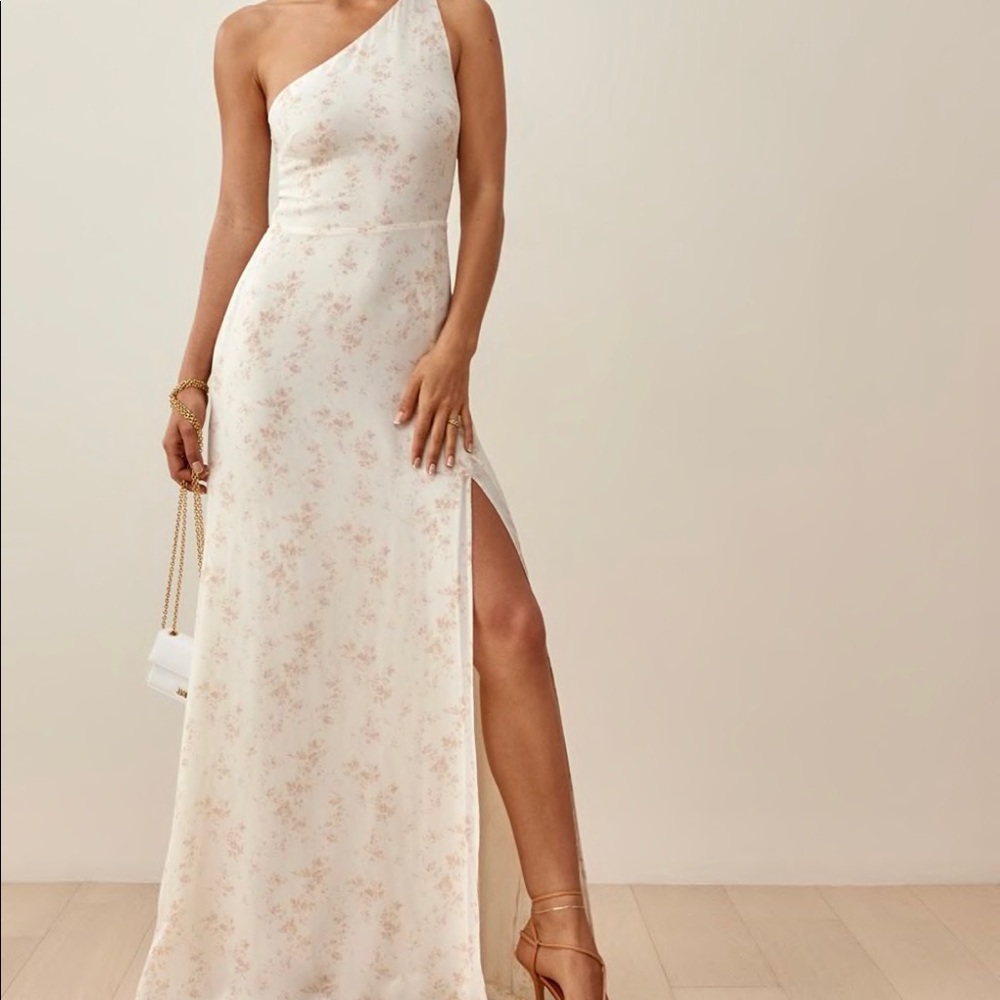 Evelyn Dress from reformation. Beautiful one shoulder ivory dress.
